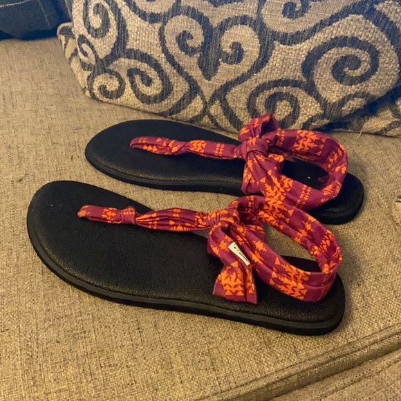 -🌼 Sanuk sandals size 9 - Picture 1 of 8